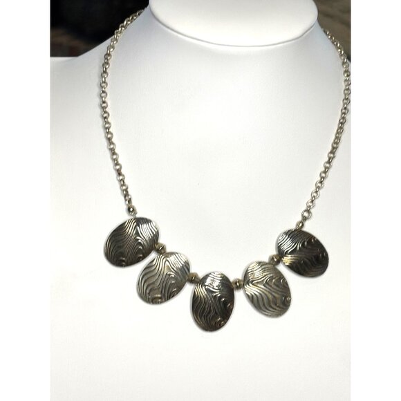 Silver-Tone Oval Pendant Necklace With Textured Design On Chain - Picture 1 of 8